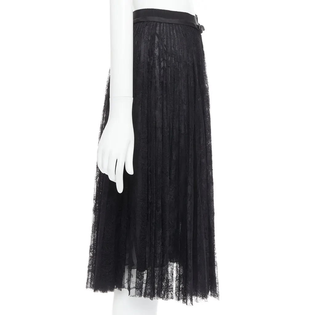 Giambattista Valli Lace Bow Skirt Black Viscose Very good - Model View
