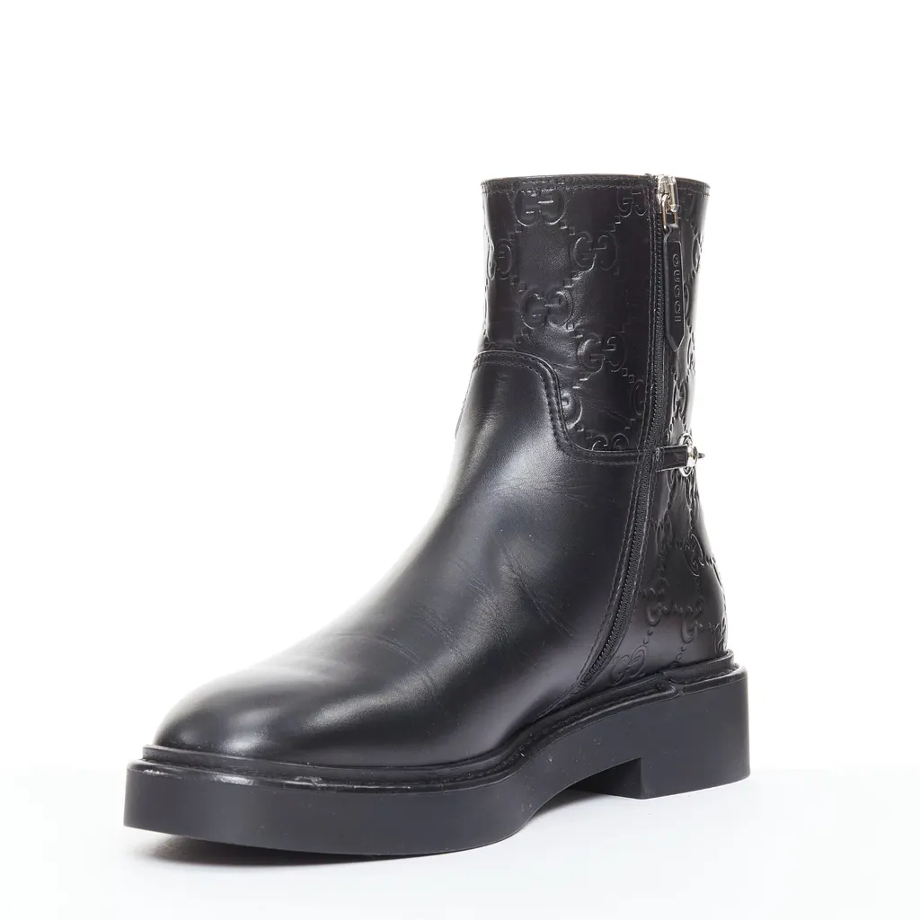 Gucci P00963900 Black Leather Very good - Model View