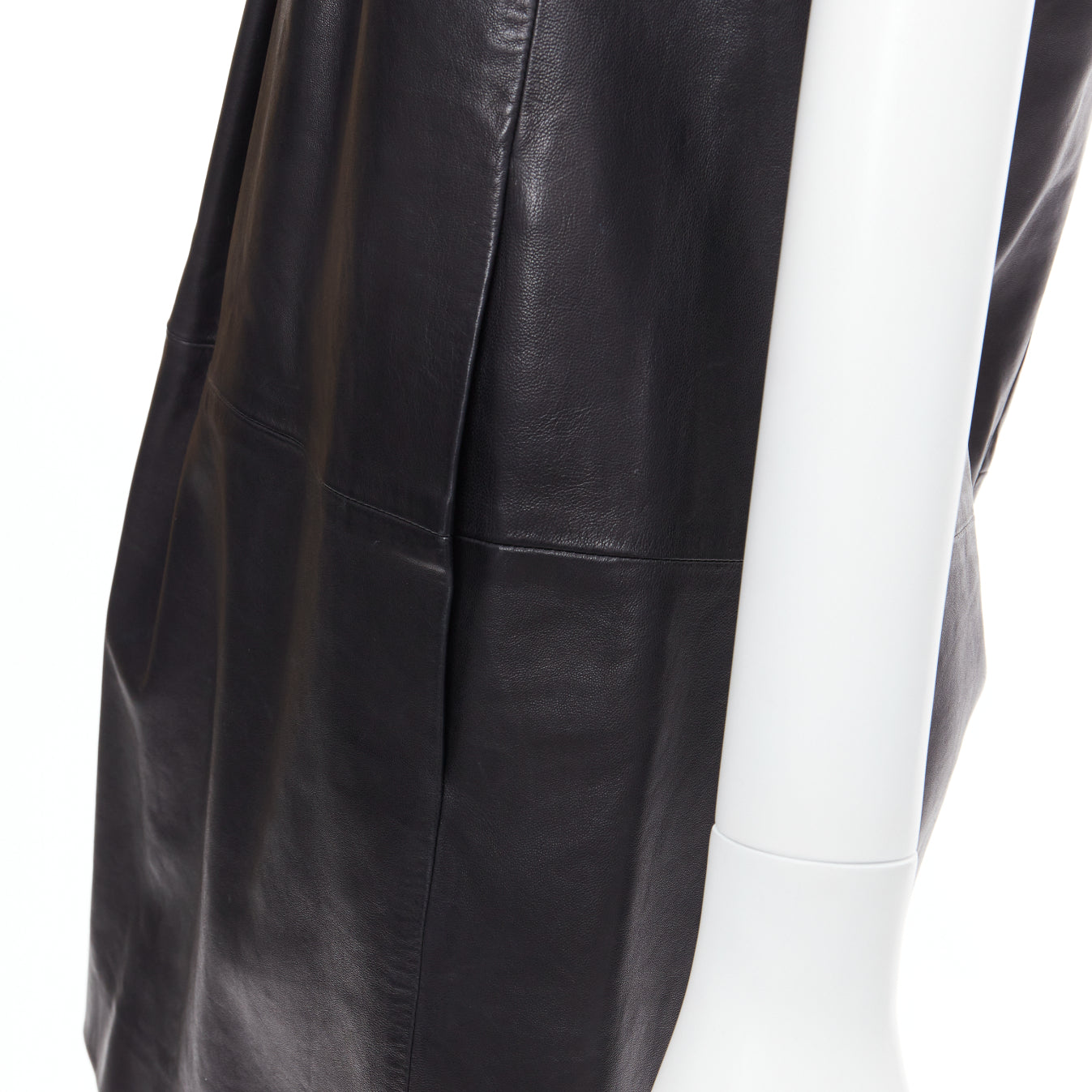 Unsigned / متعددة Bow Leather Dress - Image 10