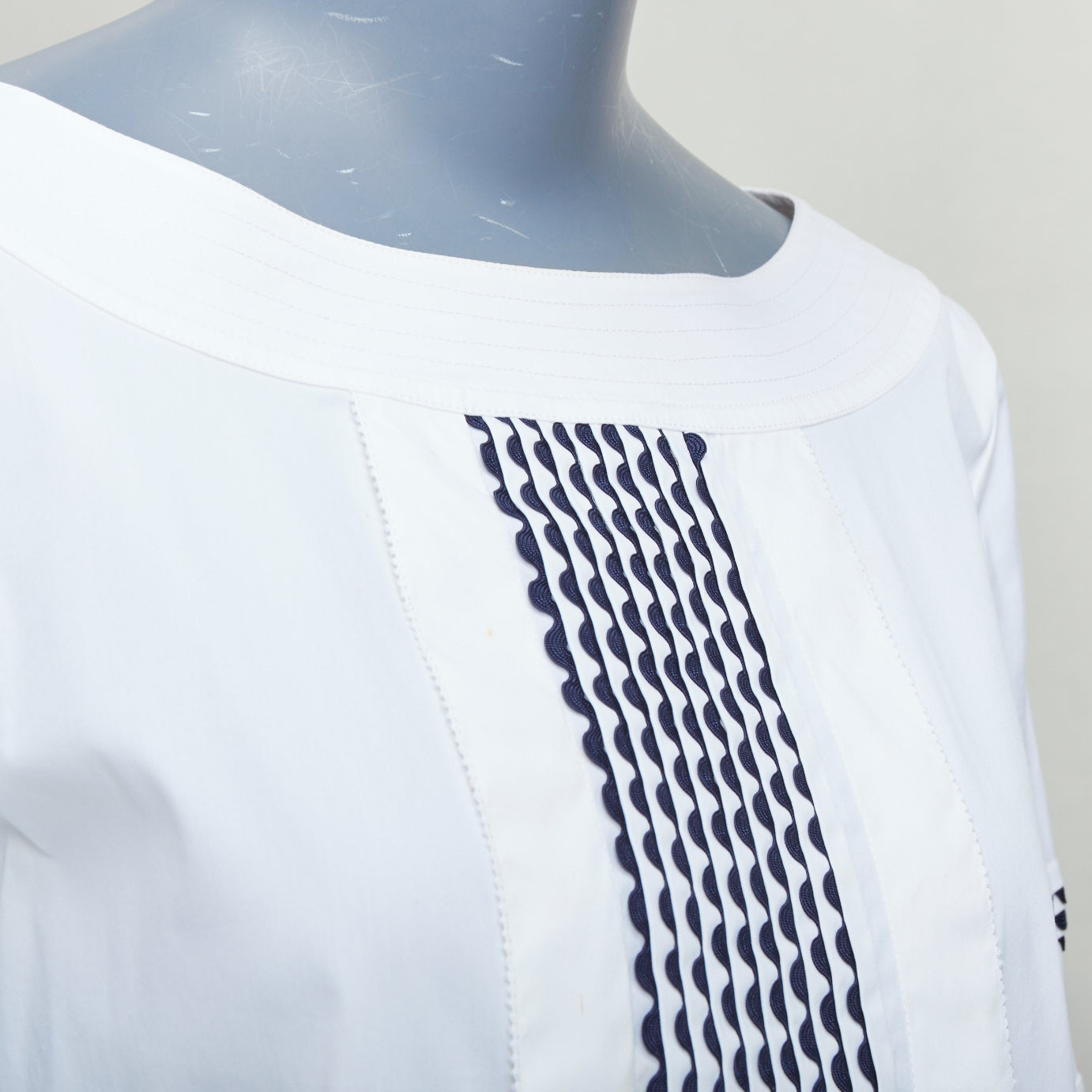 Oscar De La Renta Scallop Sleeve Top - Detail 2