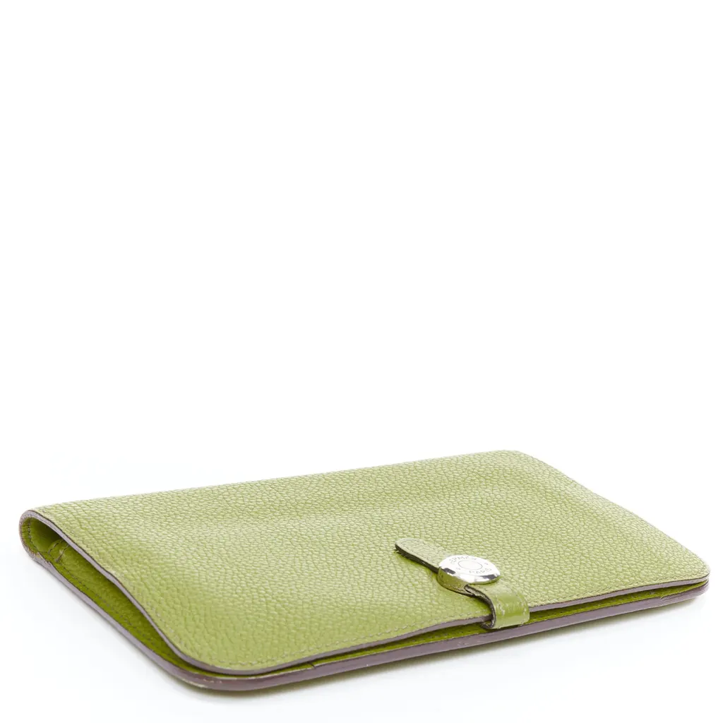 Hermès Dugon Duo Green Leather Good - Model View
