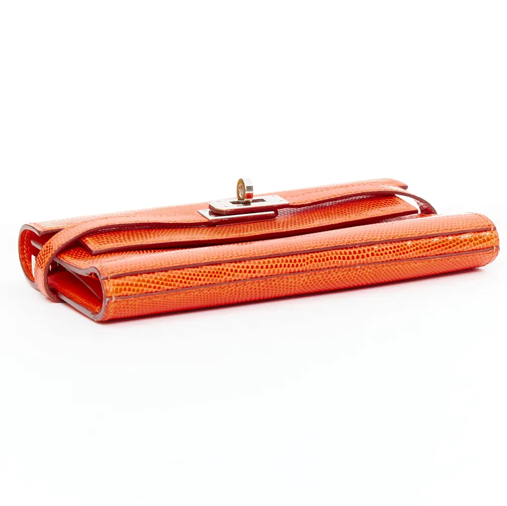 Hermès Kelly Short Orange Leather Fair - Model View