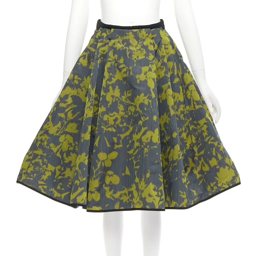 Louis Vuitton Floral Velvet Skirt Green Never worn - Front View