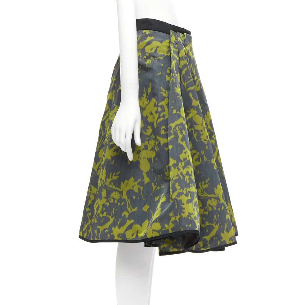 Louis Vuitton Floral Velvet Skirt Green Never worn - Model View