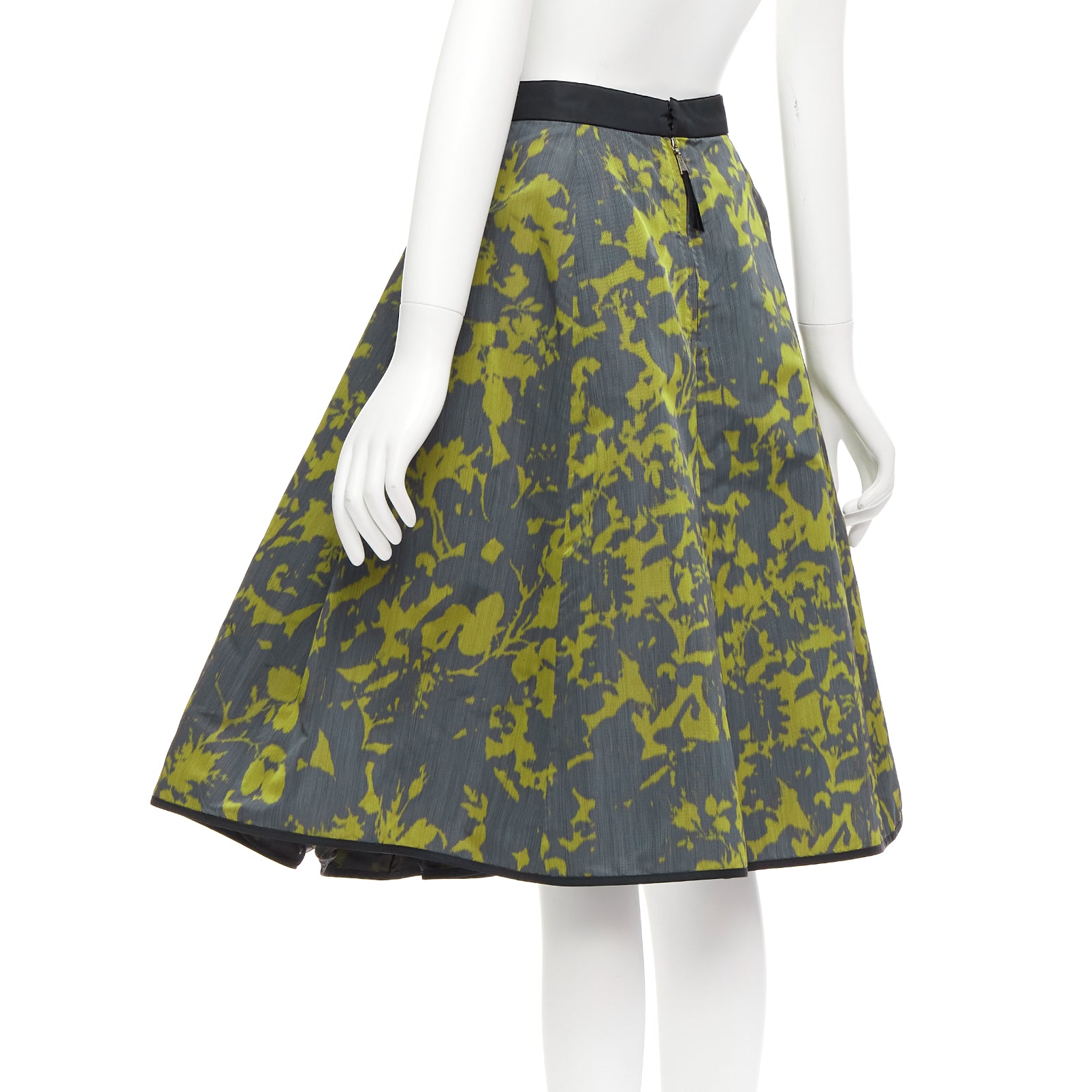 Louis Vuitton Floral Velvet Skirt - Detail 1