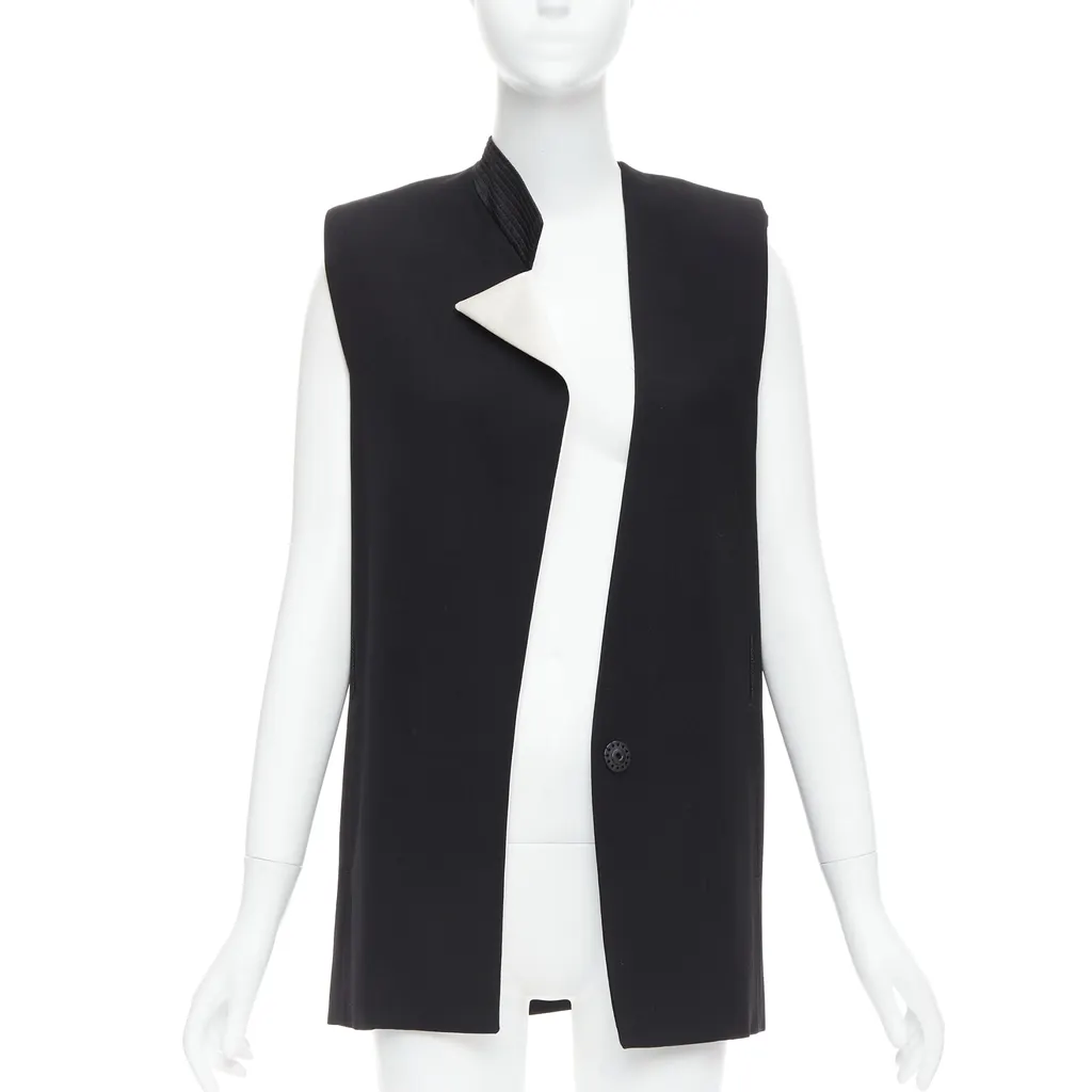 Lanvin Black Padded Boxy Vest Black Wool Never worn - Inside View