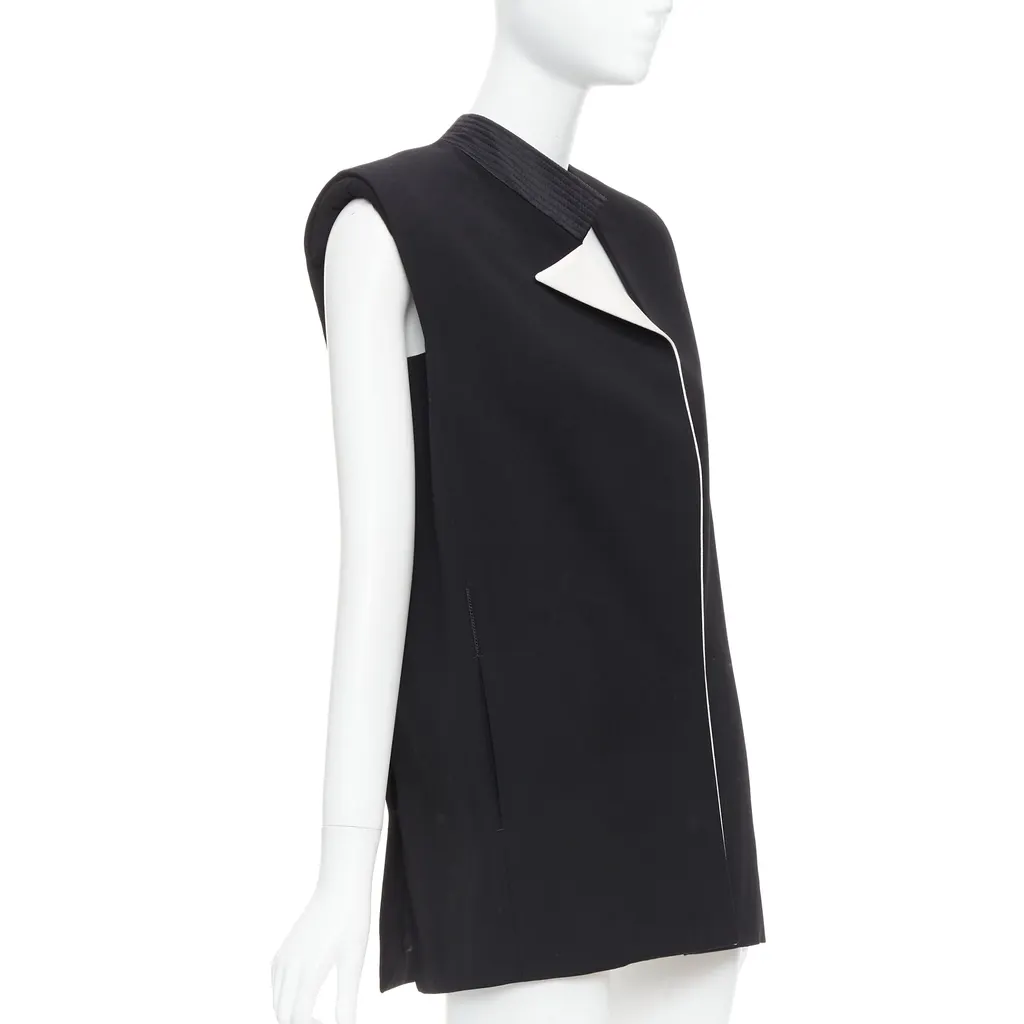 Lanvin Black Padded Boxy Vest Black Wool Never worn - Model View