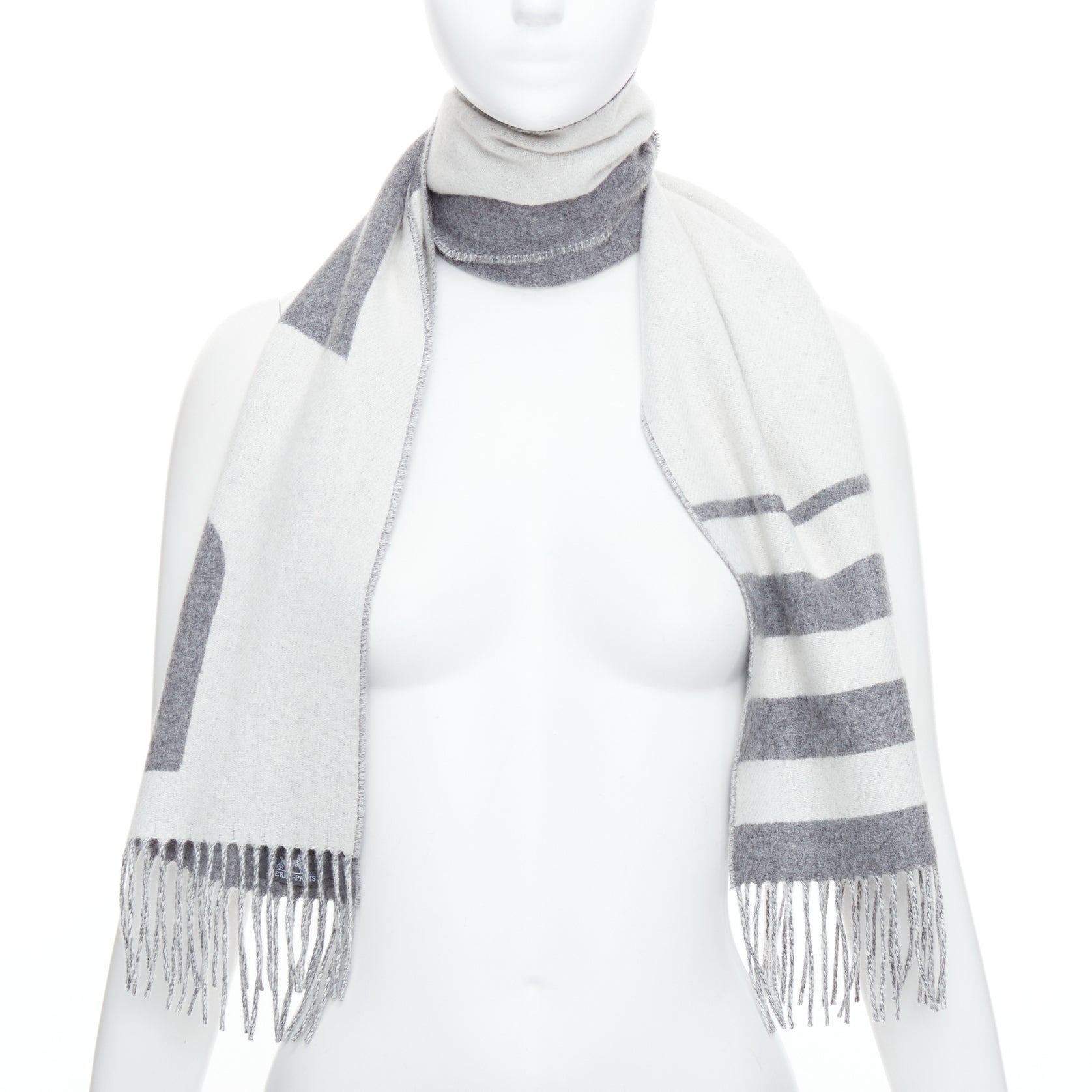 Hermès Horse Head Scarf