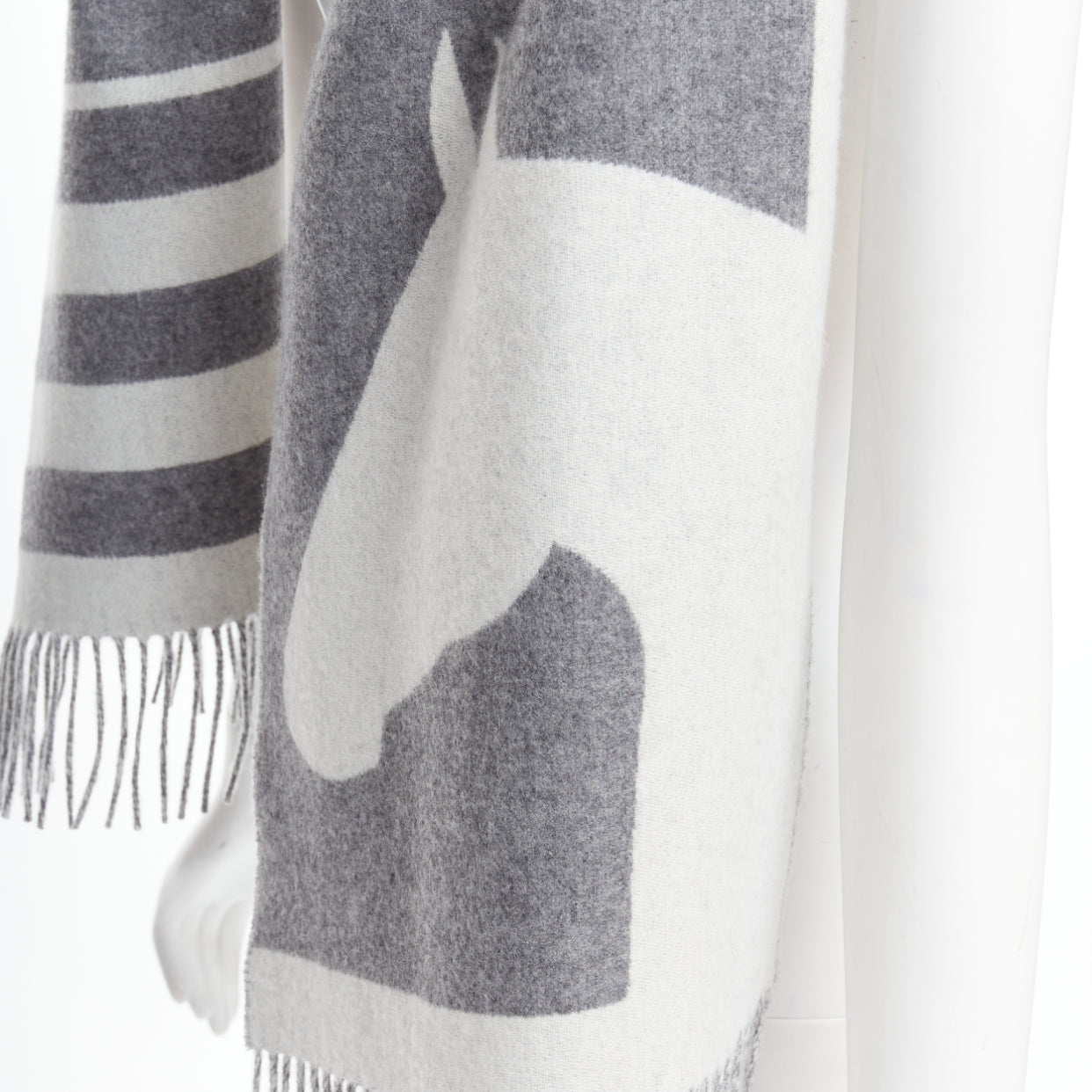 Hermès Horse Head Scarf - Back view