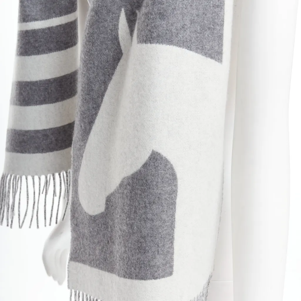 Hermès Horse Head Scarf Grey Cashmere Never worn - Back View