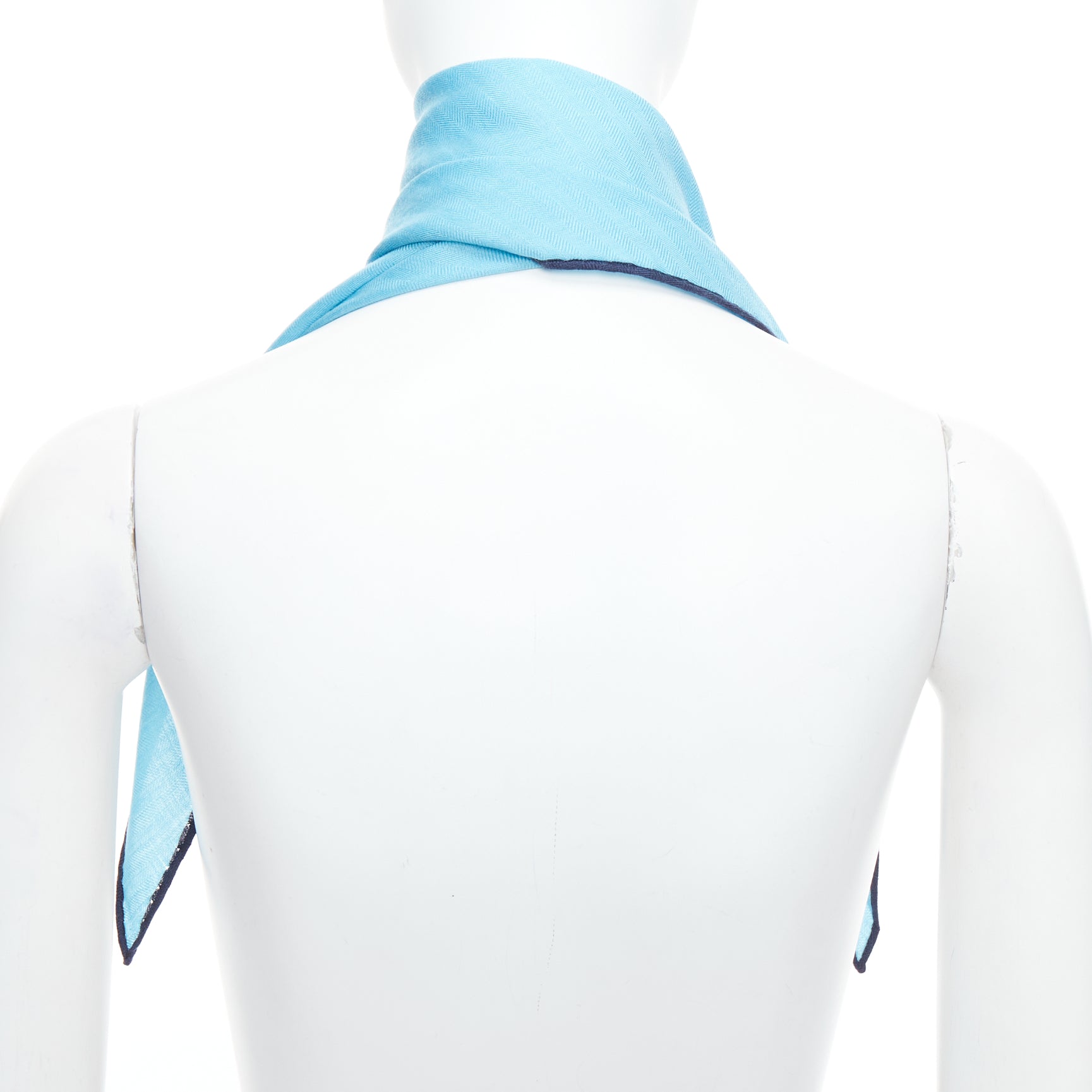 Hermès Infinity Circle Scarf - Side view