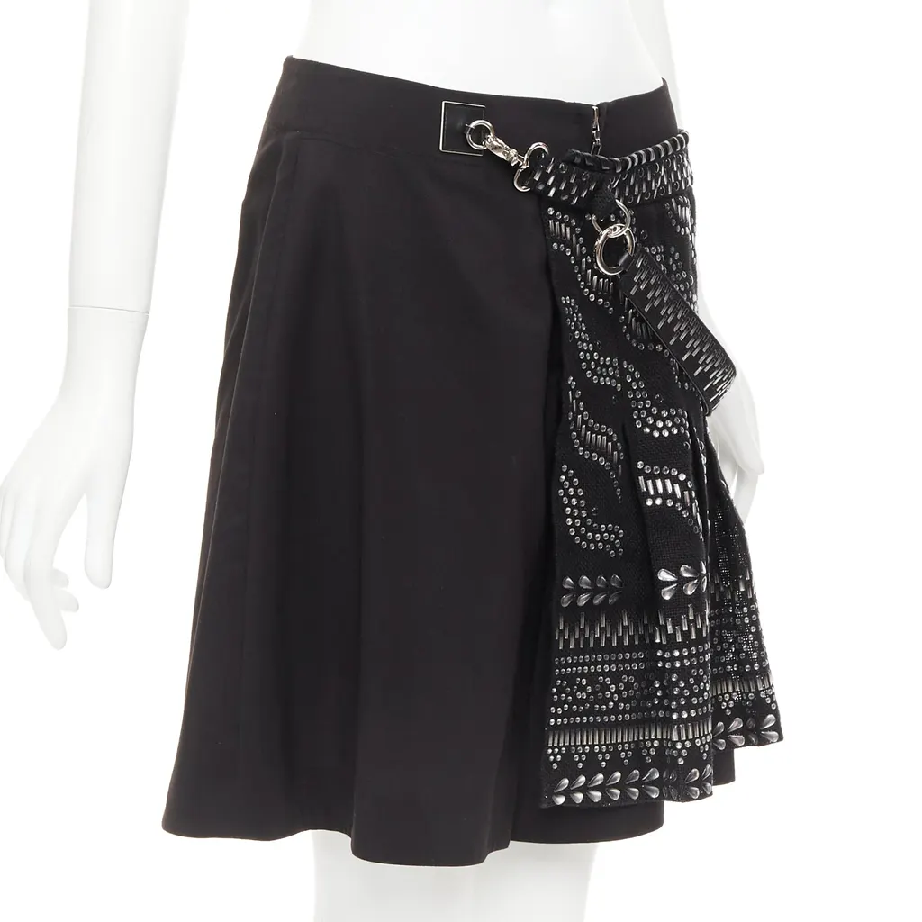 Louis Vuitton Lace Gothic Shorts Black Wool Never worn - Inside View