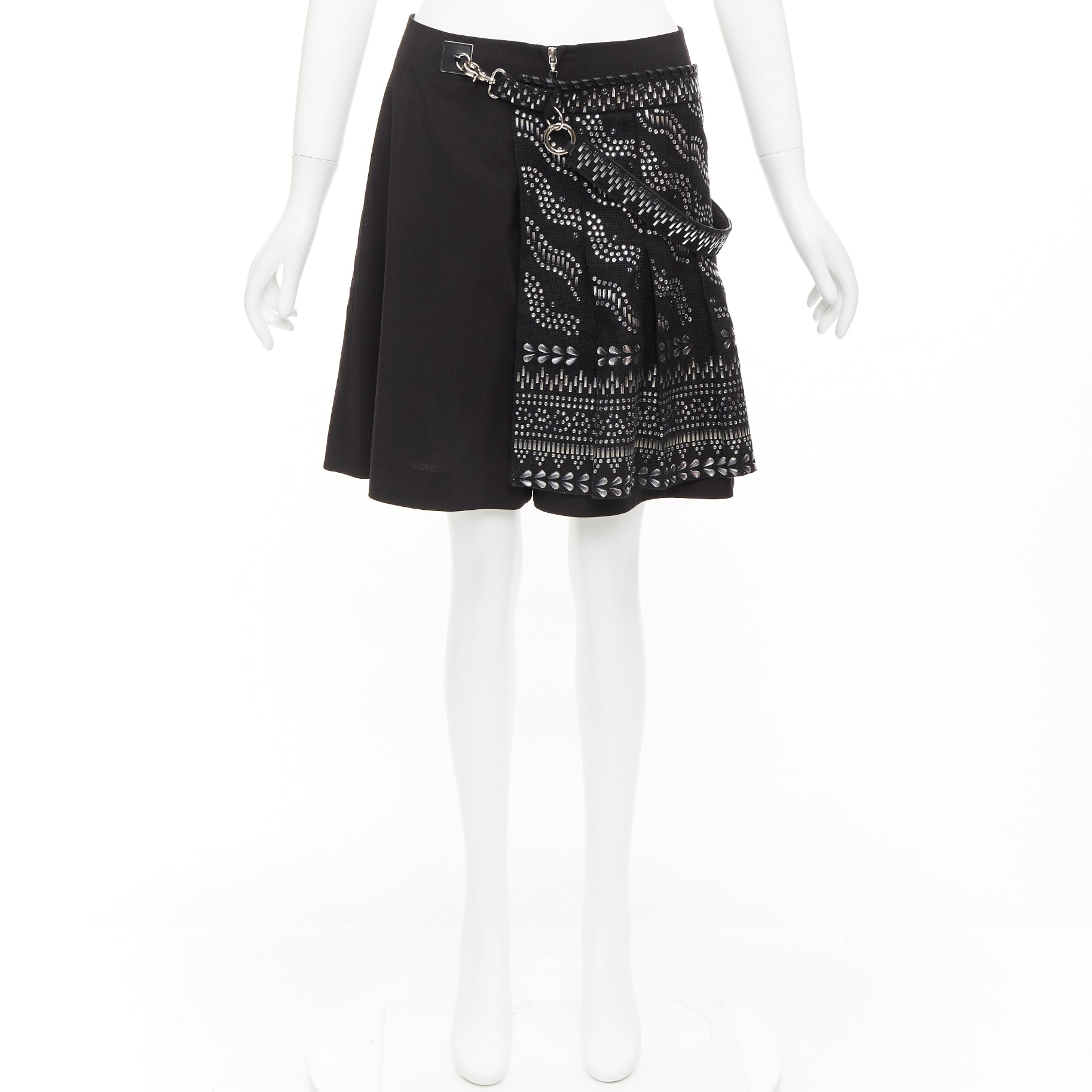Louis Vuitton Lace Gothic Shorts - Image 12