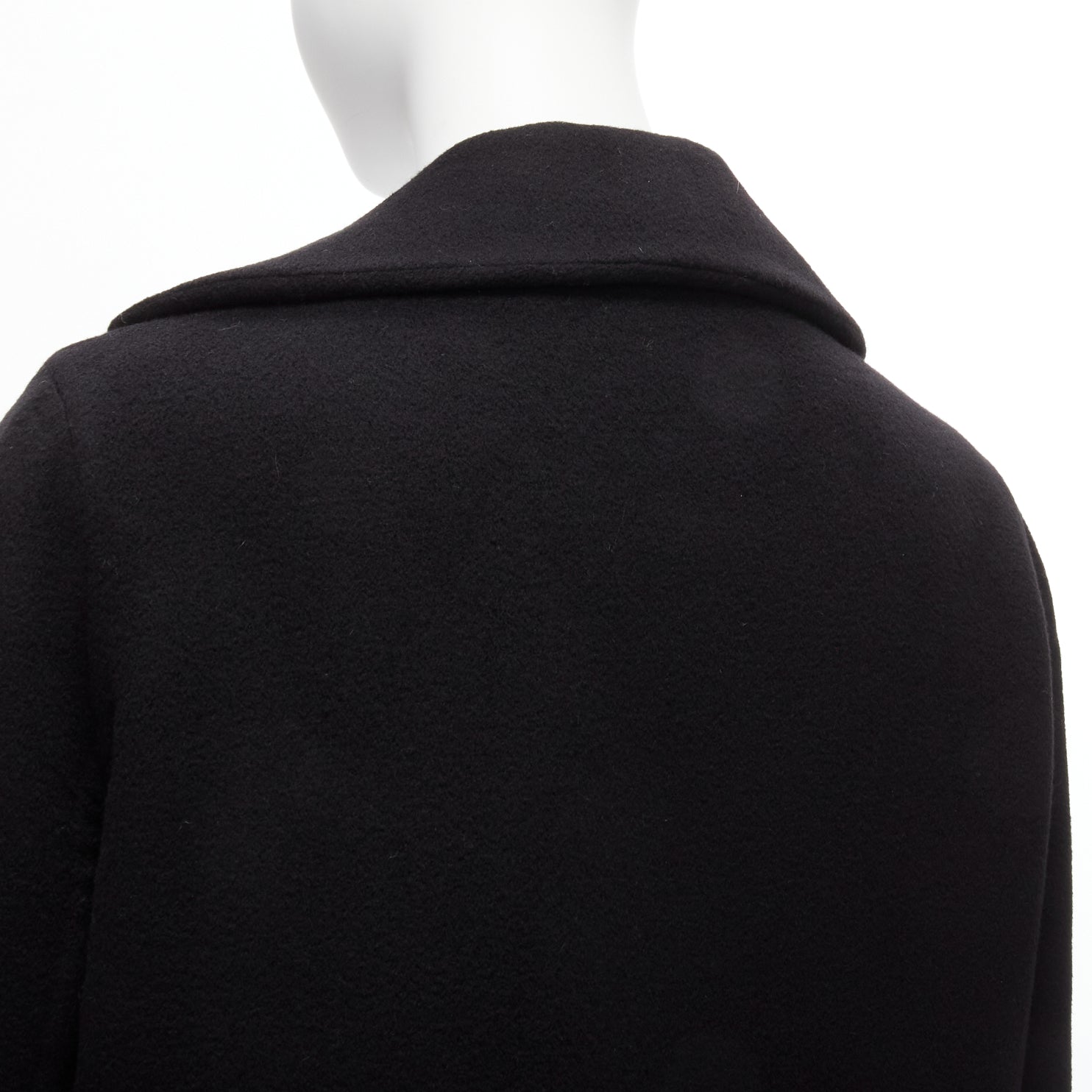 Hermès Black Trim Cashmere Jacket - Image 11