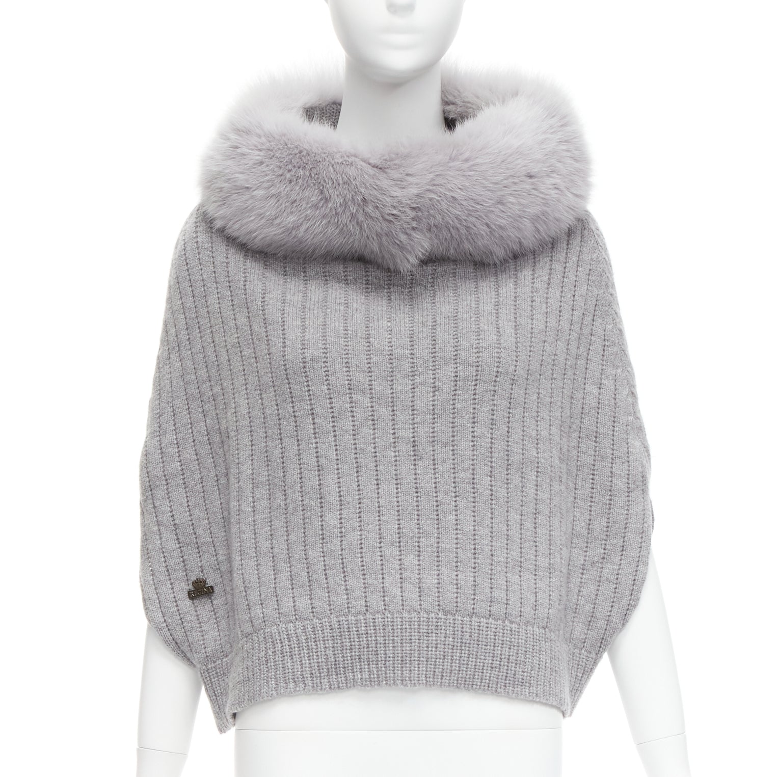 Unsigned / متعددة Fur Collar Poncho