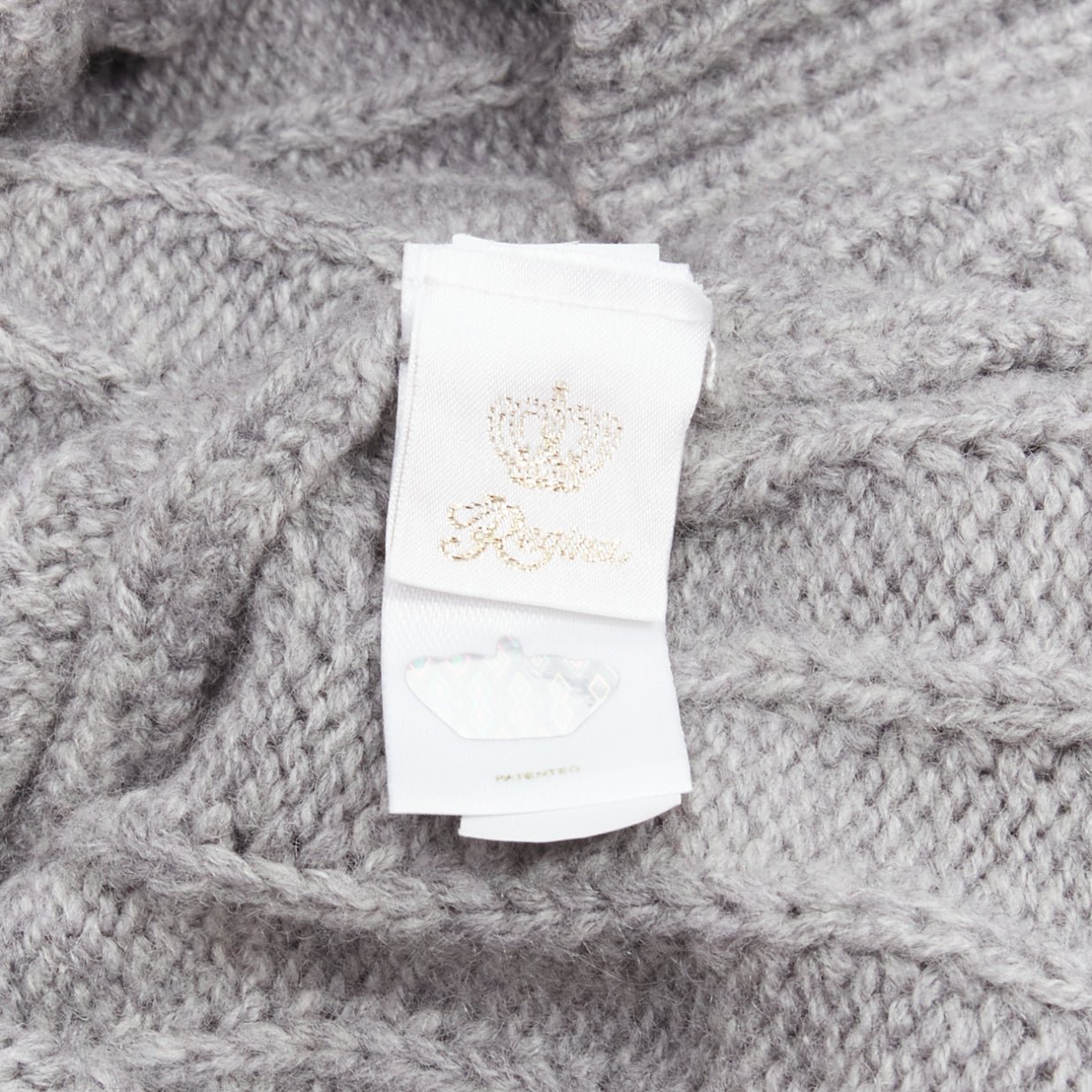 Unsigned / متعددة Fur Collar Poncho - Image 10