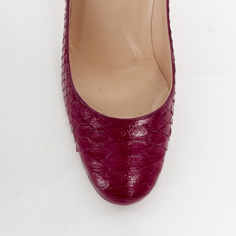 Christian Louboutin Glossy Round Pumps - Detail 1