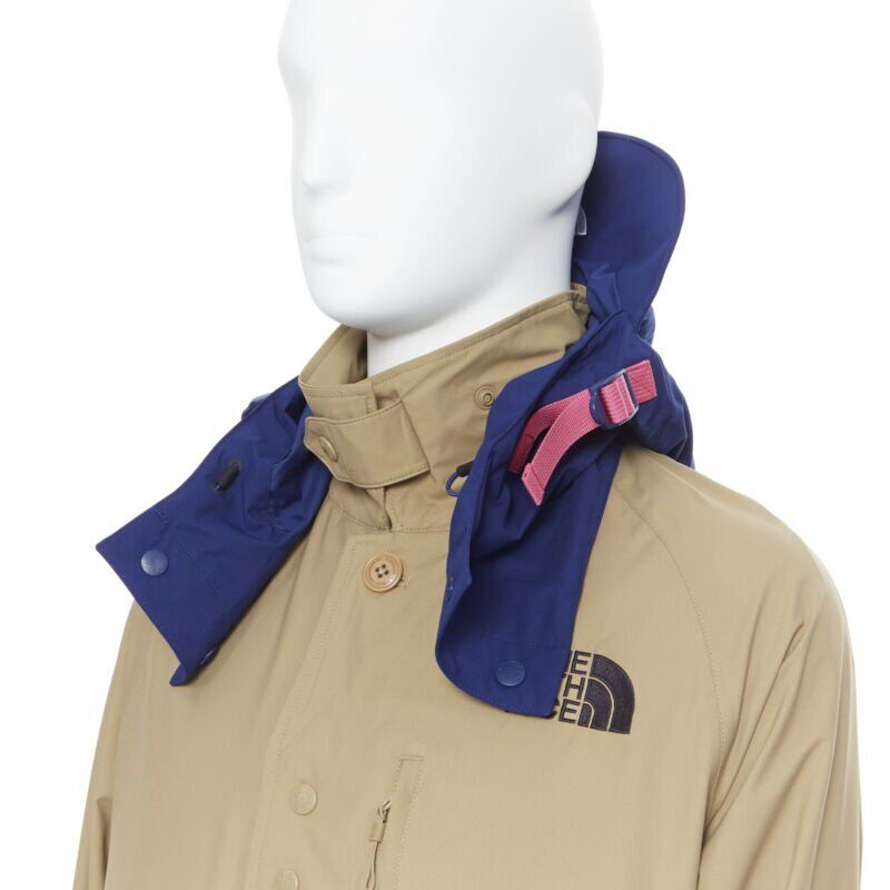 The North Face Tan Blue Raincoat - Detail 2