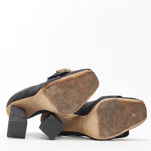 Dolce & Gabbana Crystal Brooch Pumps - Detail 2