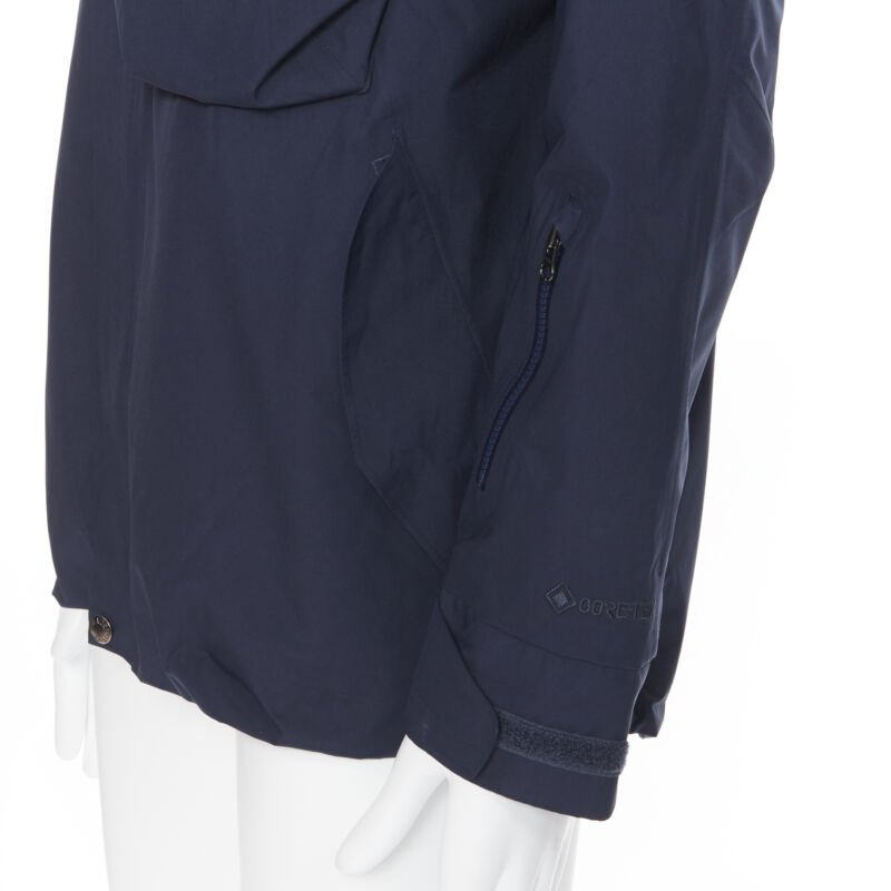 The North Face Blue Hood Windbreaker - Image 11
