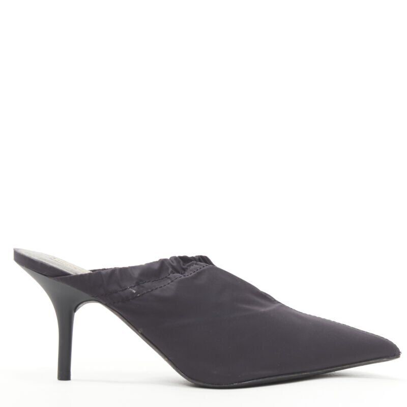 Yeezy Track pants mule