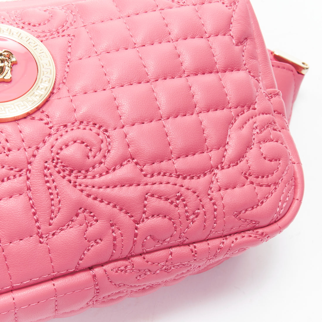 Versace Pink Baroque Waist Bag - Detail 2