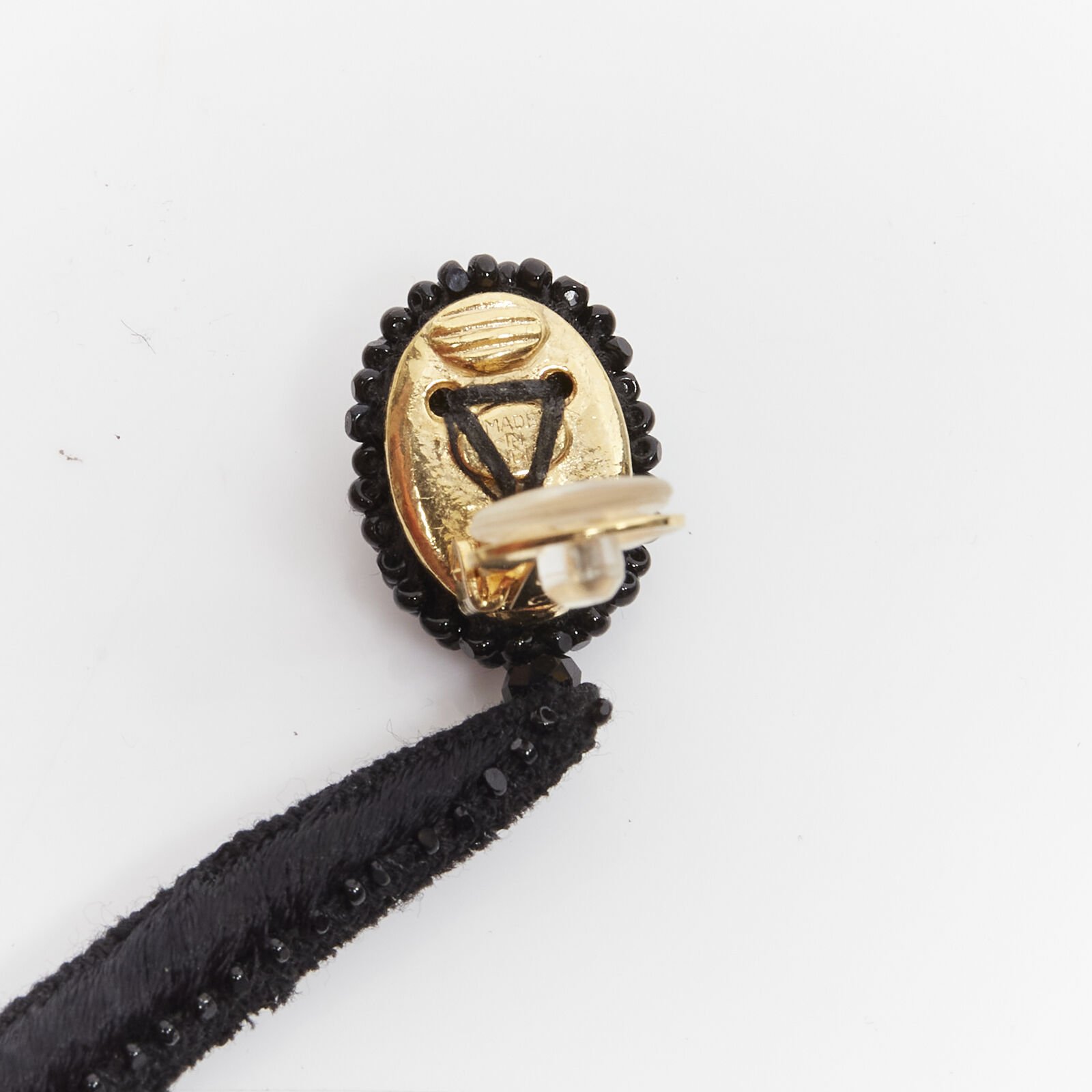 Oscar De La Renta Black Starfish Earrings - Detail 2