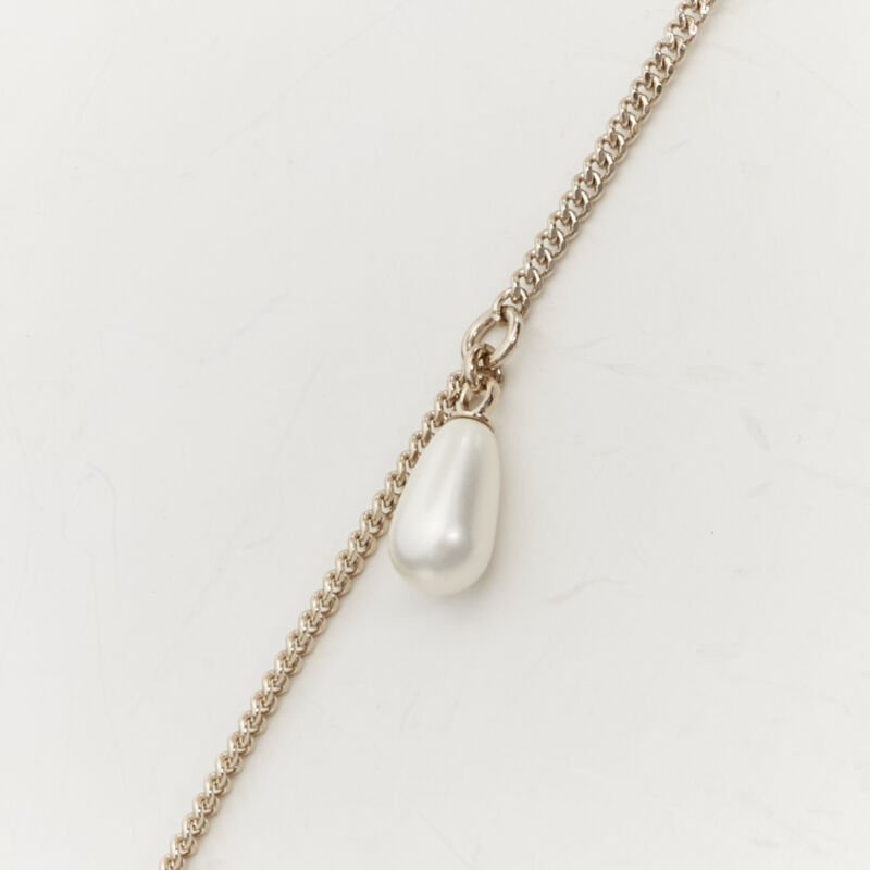 Chanel Heart Drop Necklace - Detail 1