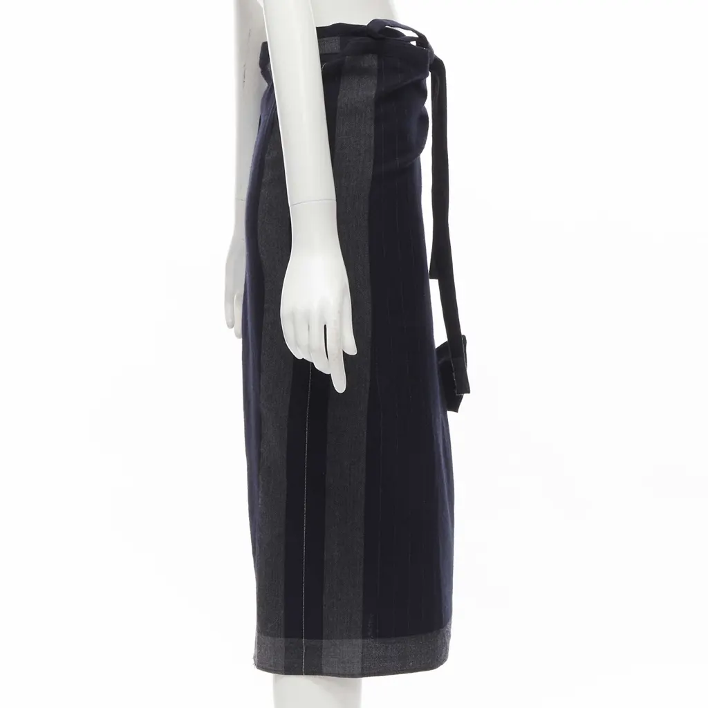 Comme Des Garcons Plaid Bow Kilt Skirt Black Wool Never worn - Model View