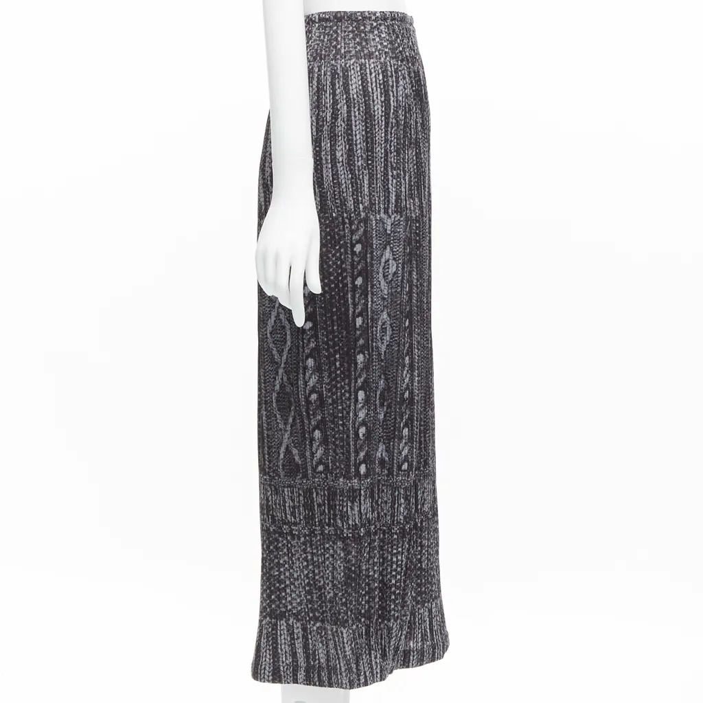 Issey Miyake Cable Knit Skirt Grey Polyester Never worn - Inside View