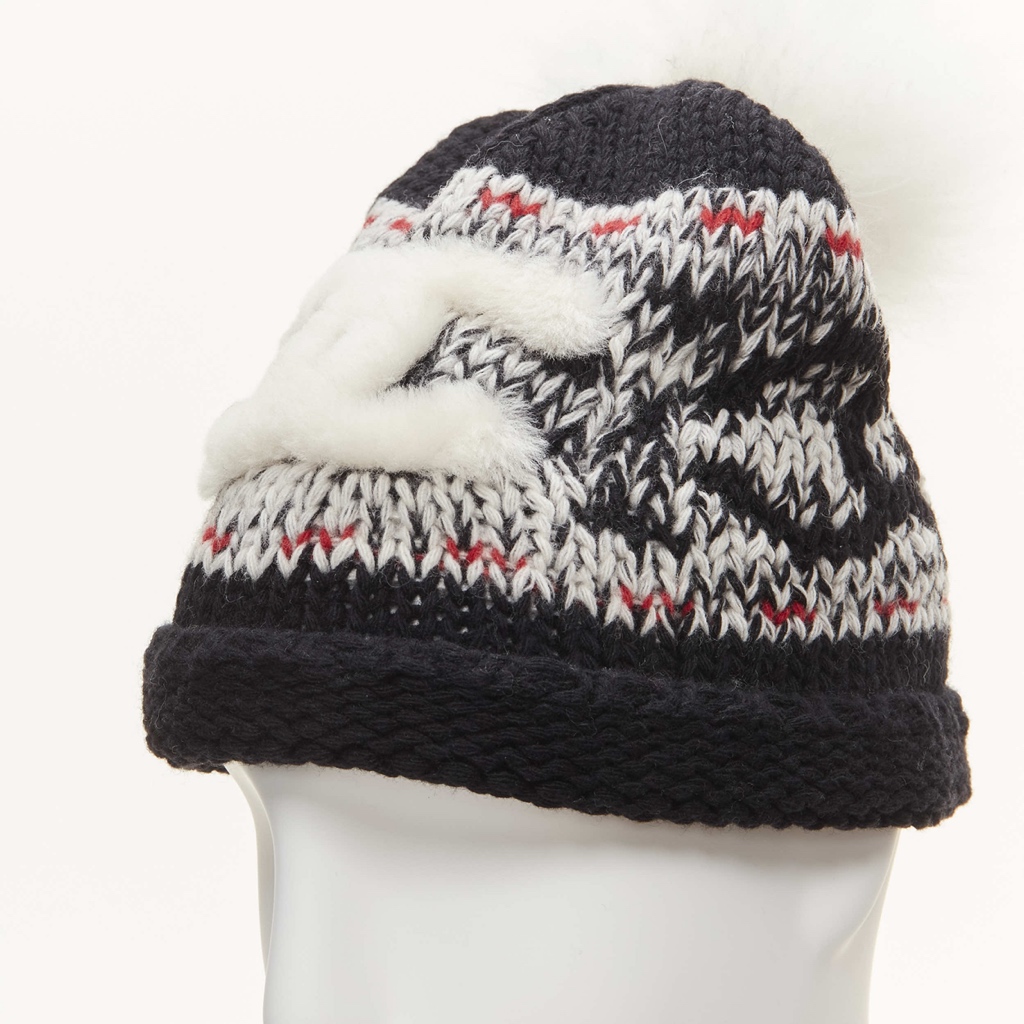Chanel White CC Beanie - Detail 1