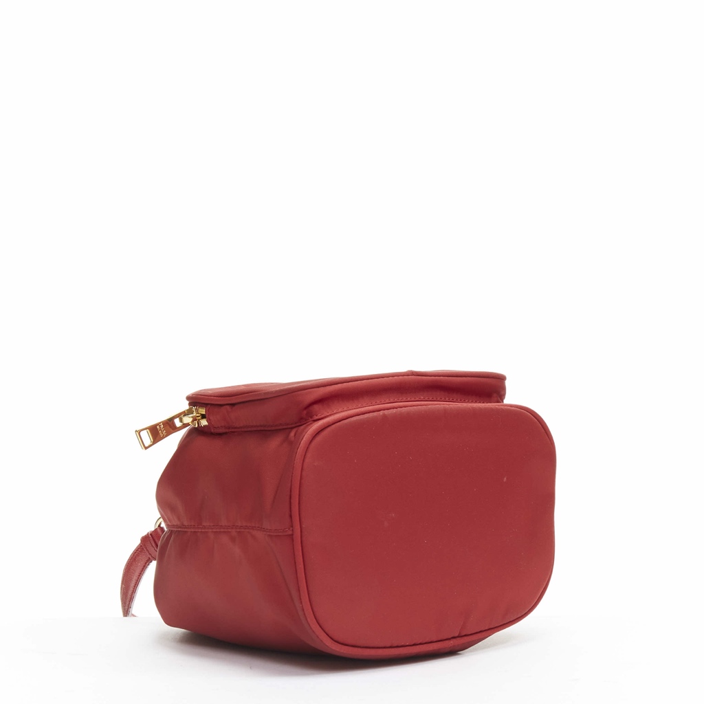 Prada Red Nylon Bucket Bag - Detail 1