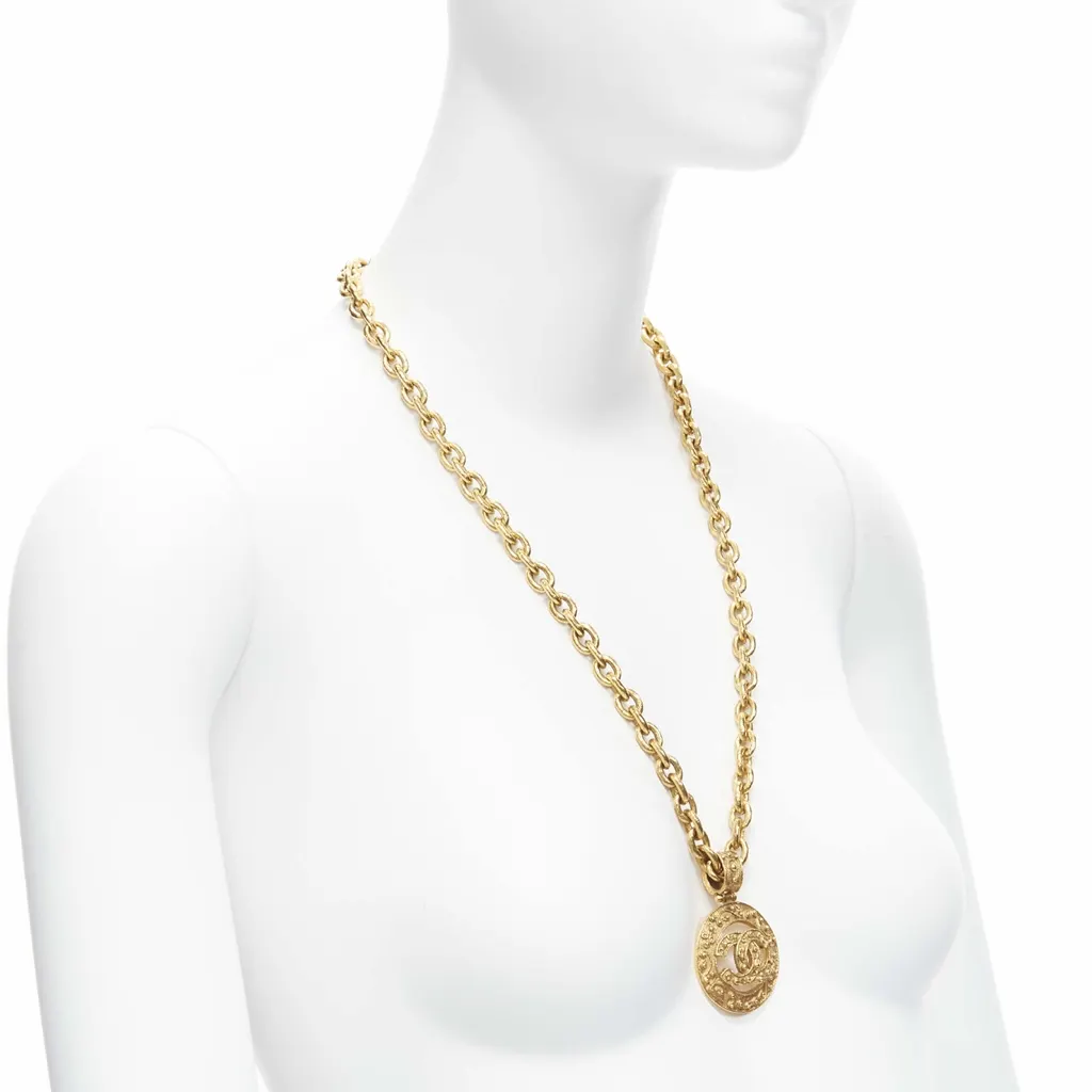 Chanel CC Coin Necklace Gold Metal Never worn - Inside View