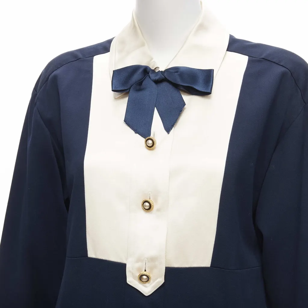 Chanel Pearl Button Dress Navy Wool Very good - Back View