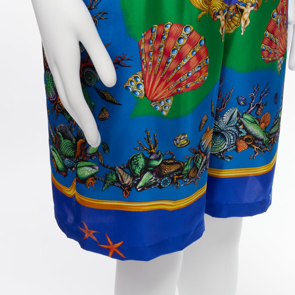 Versace Seashell Print Shorts - Image 10