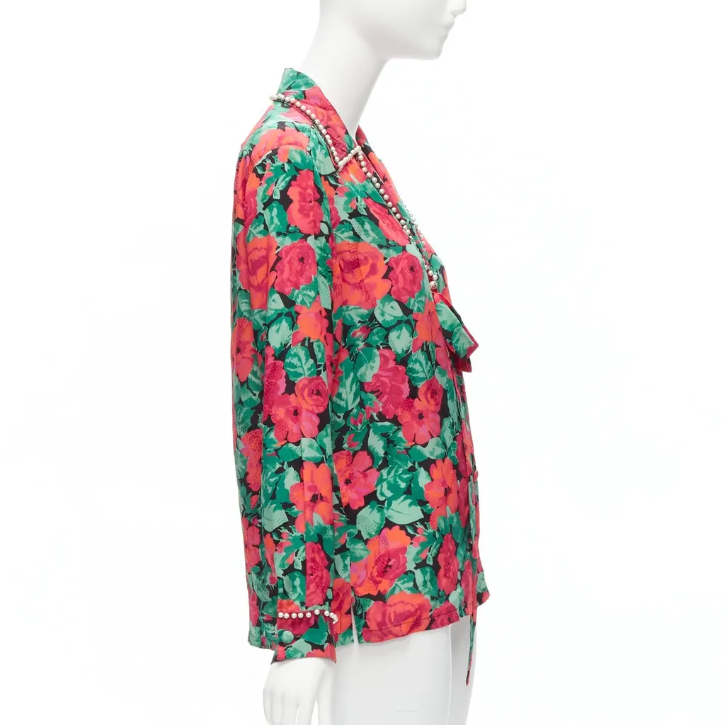 Gucci Floral Pearl Shirt Red Silk Never worn - Model View