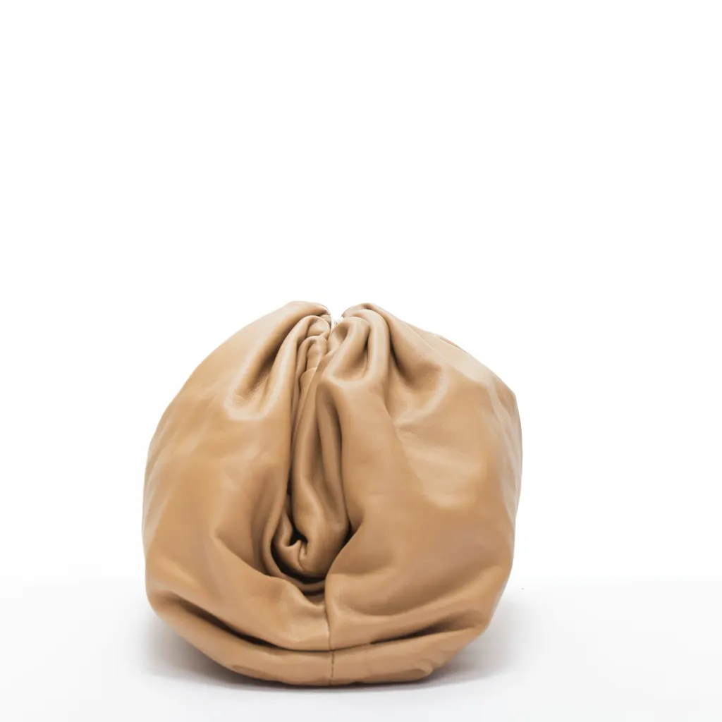 Bottega Veneta The Pouch Beige Leather Very good - Model View