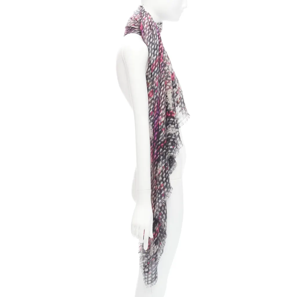 Chanel Oversized Tweed Scarf Purple Cashmere Never worn - Model View
