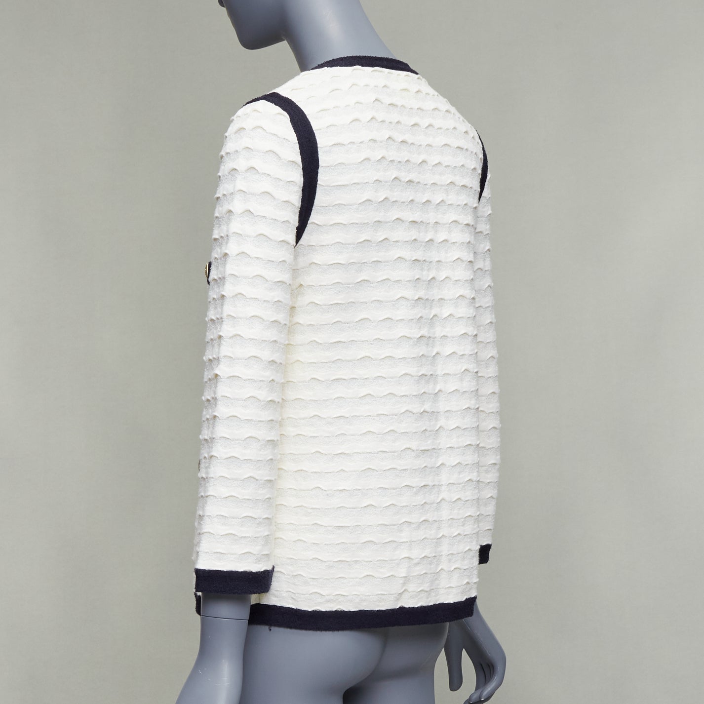 Chanel Gold Pocket Cardigan - Detail 1