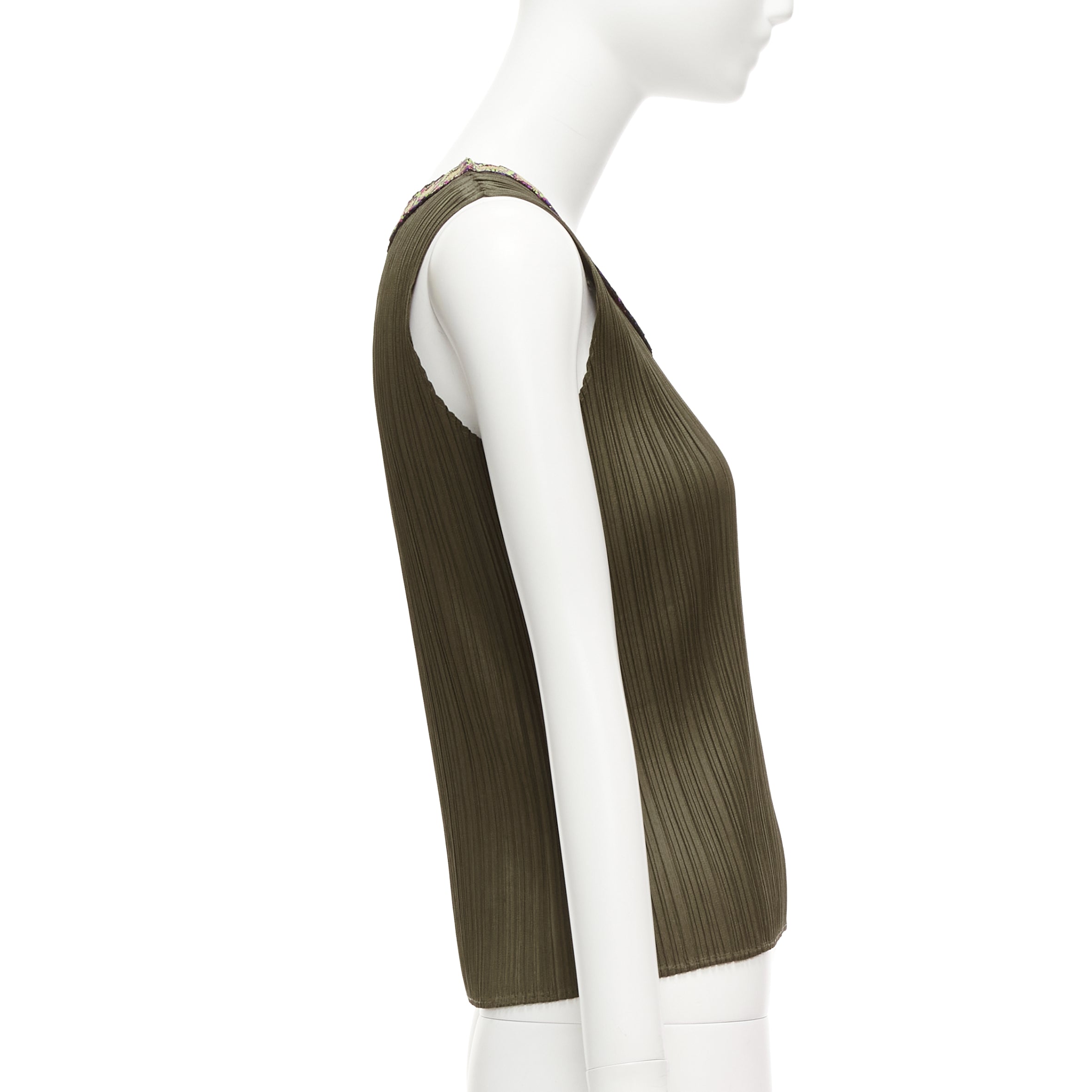 Issey Miyake Embroidery Plisse Vest - 4