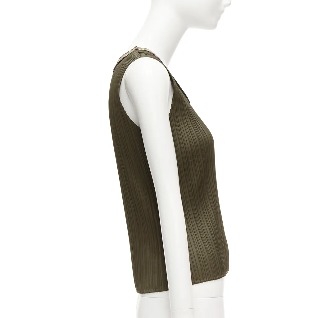 Issey Miyake Embroidery Plisse Vest Khaki Polyester Never worn - Model View