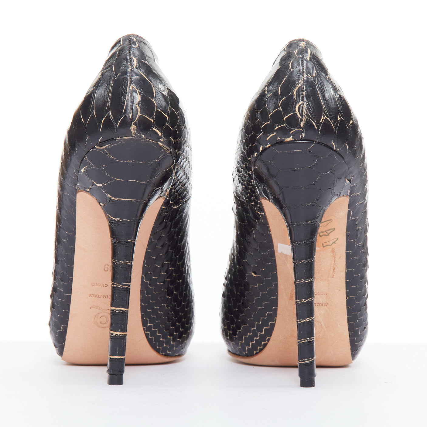 Alexander Mcqueen Scaled Leather Pumps - Side view