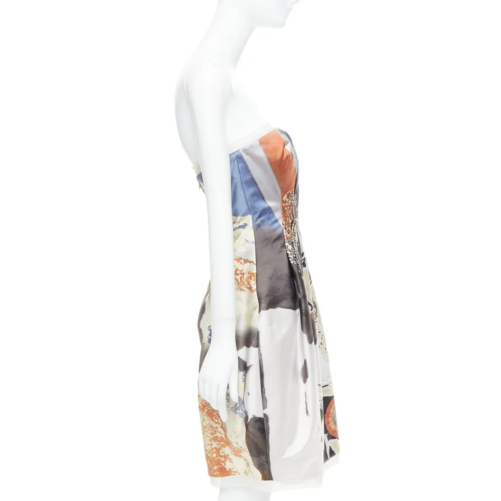 Alexander McQueen Queen Elizabeth Dress Ecru Silk Never worn, with tag - Model View