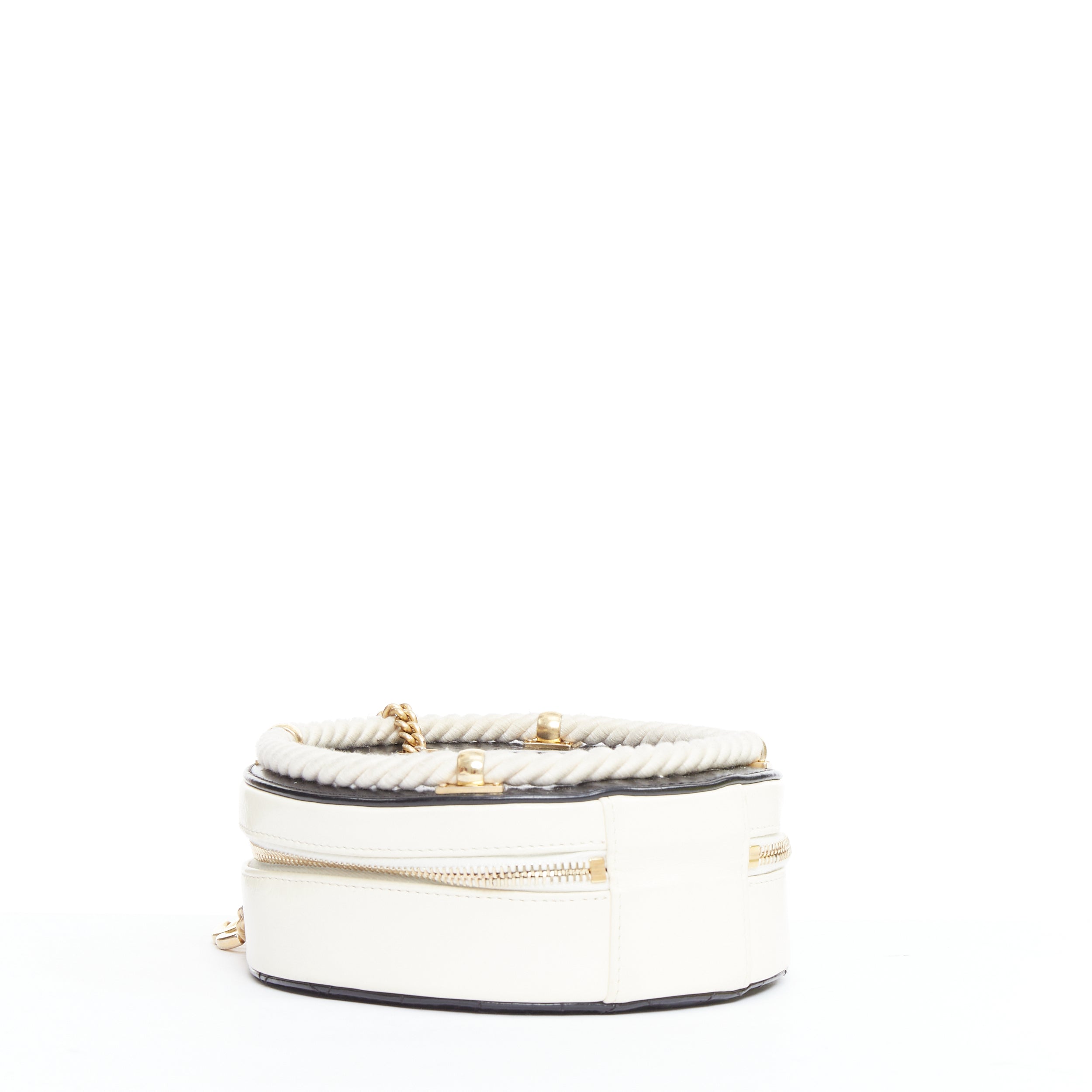 Chanel En Vogue Round - Detail 1