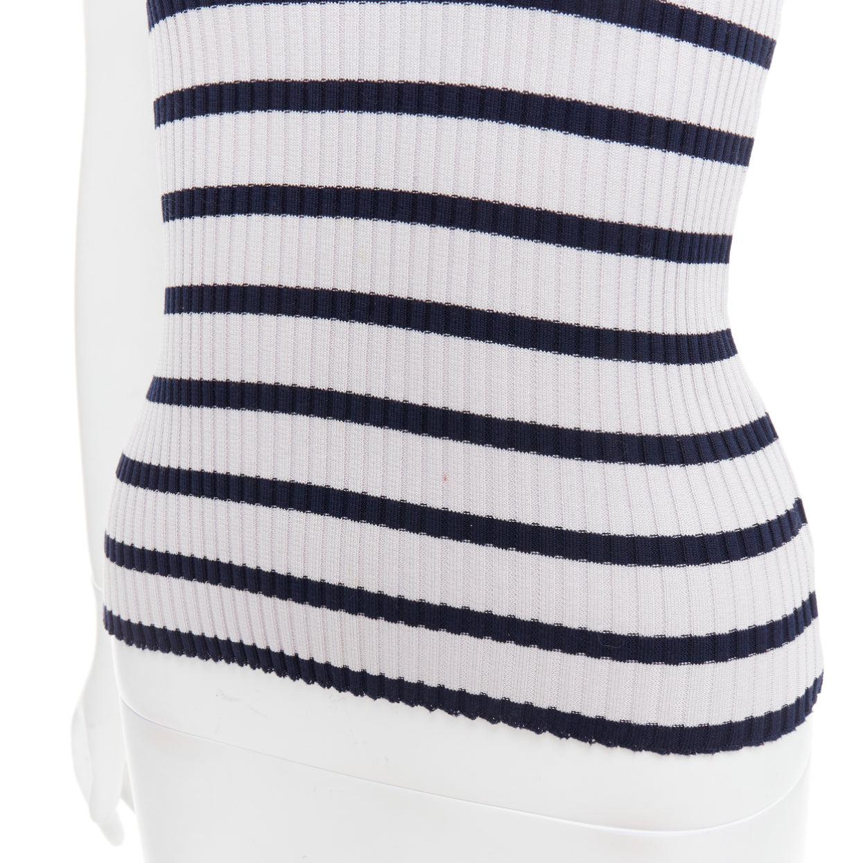 Chanel P10235V00445 - Detail 2