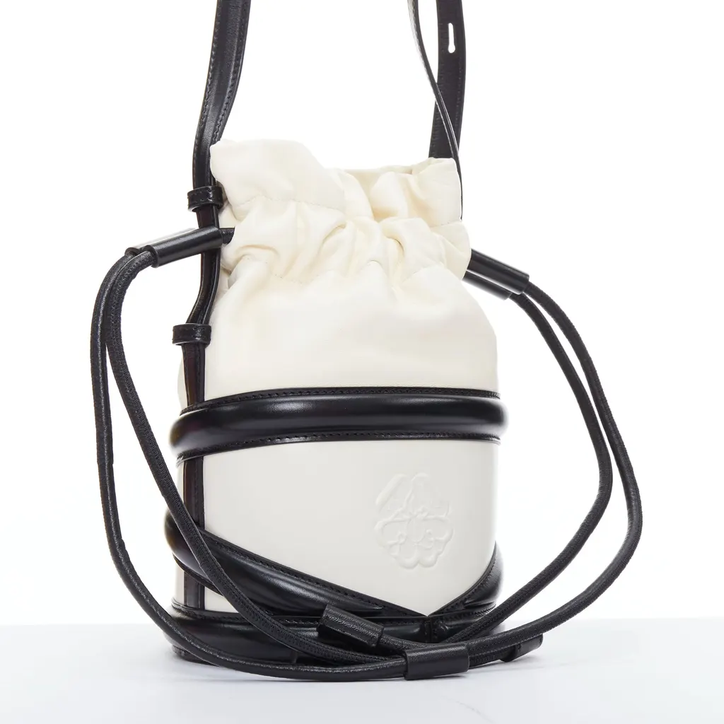 Alexander McQueen Soft Curve Black Leather Very good - Inside View