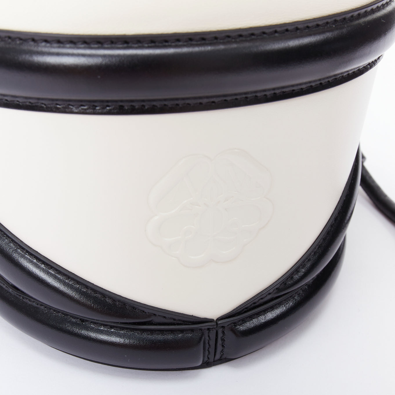 Alexander Mcqueen Soft Curve - Detail 2