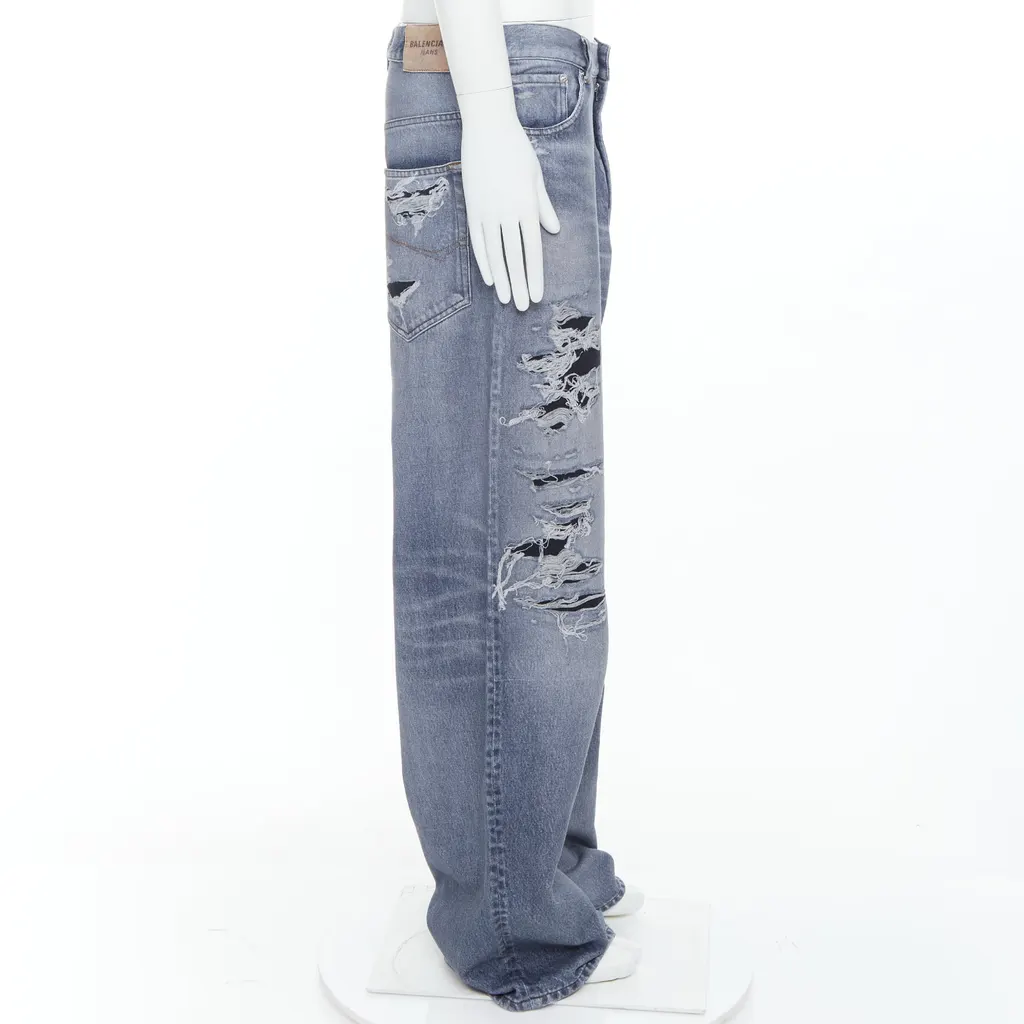 Balenciaga Trompe Sweatpants Blue Cotton Never worn, with tag - Model View