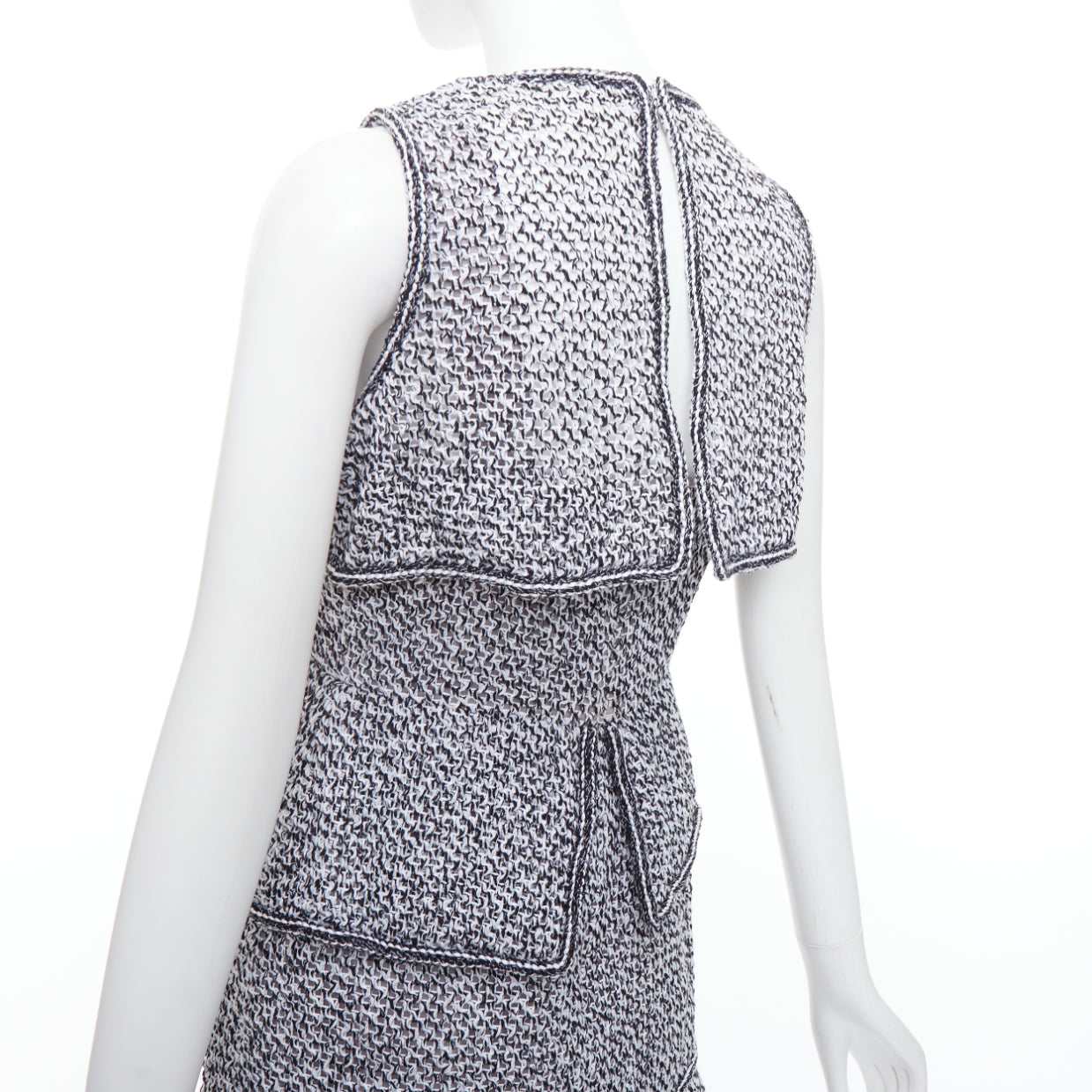 Chanel Tweed Ruffle Dress - Detail 2