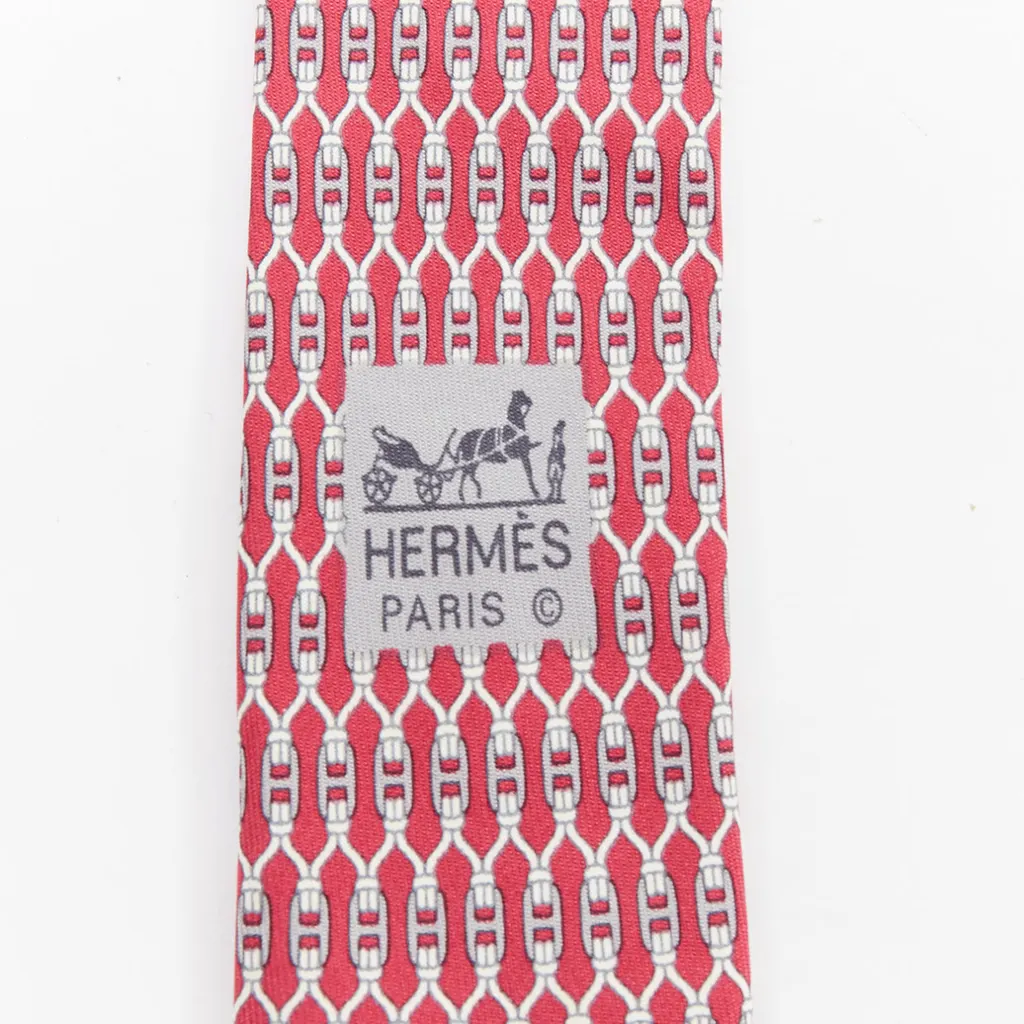 Hermès Signature H Chain Tie Red Silk Very good - Model View